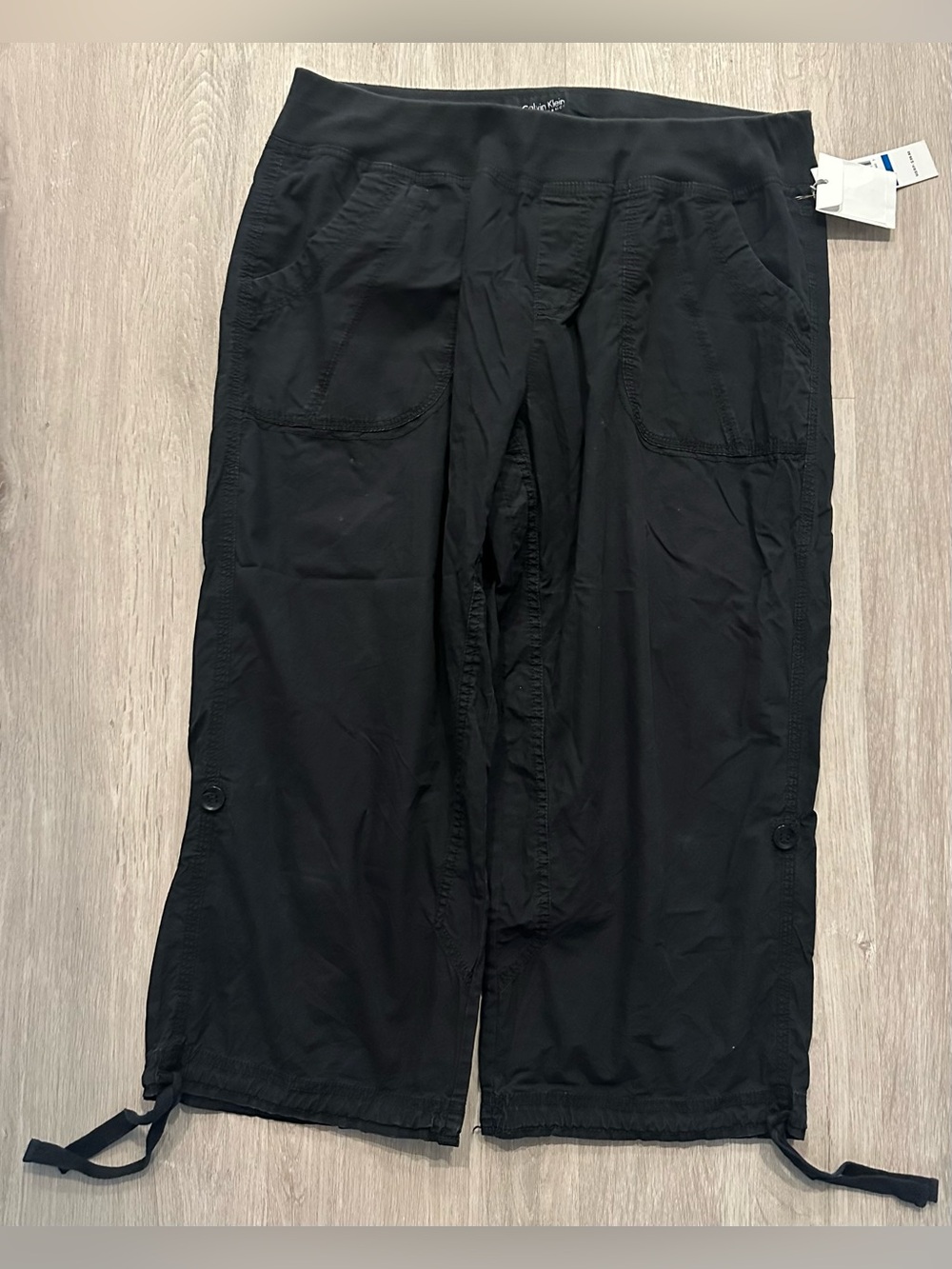 CALVIN KLEIN Women’s Black Performance Cargo Capri Pants, Size XL
